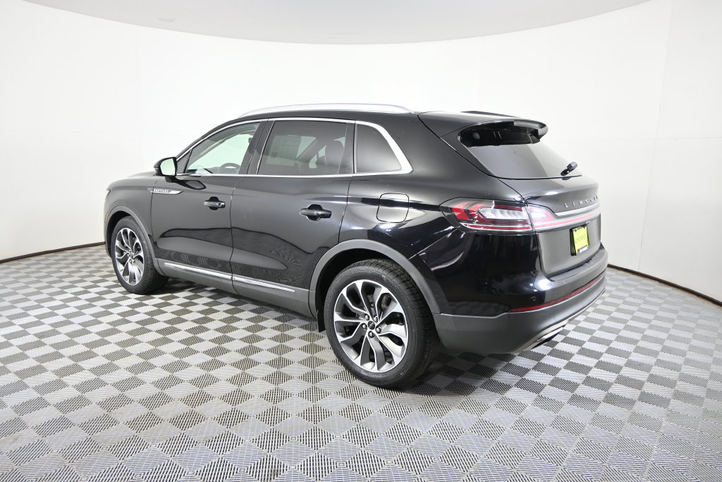 Used 2023 Lincoln Nautilus Reserve AWD/4WD image 4