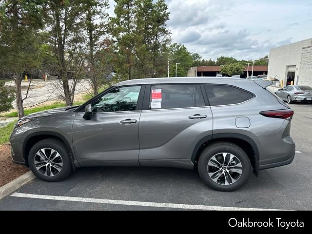 Used 2026 Toyota Highlander XLE AWD/4WD image 4