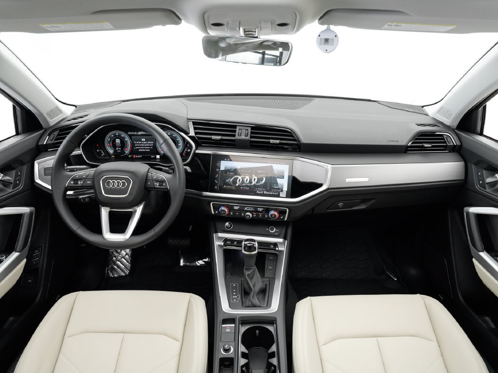 Certified 2025 Audi Q3 2.0T Premium Plus w/ Premium Plus Package AWD/4WD image 19