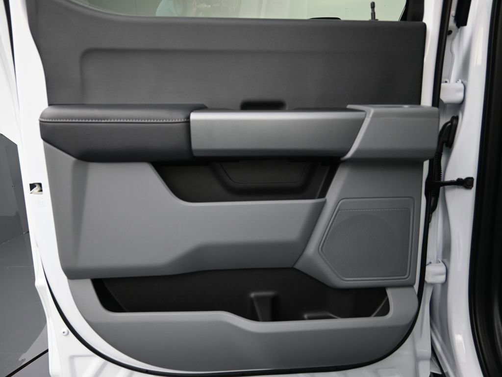 New 2026 Ford F350 XL w/ XL Chrome Package image 20