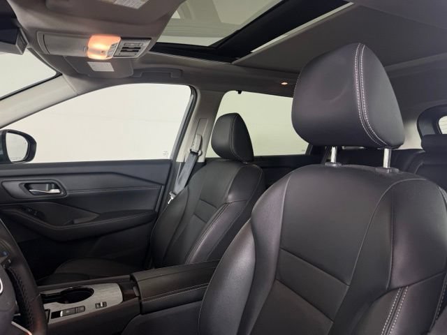 Used 2024 Nissan Rogue SL w/ SL Premium Package FWD image 5