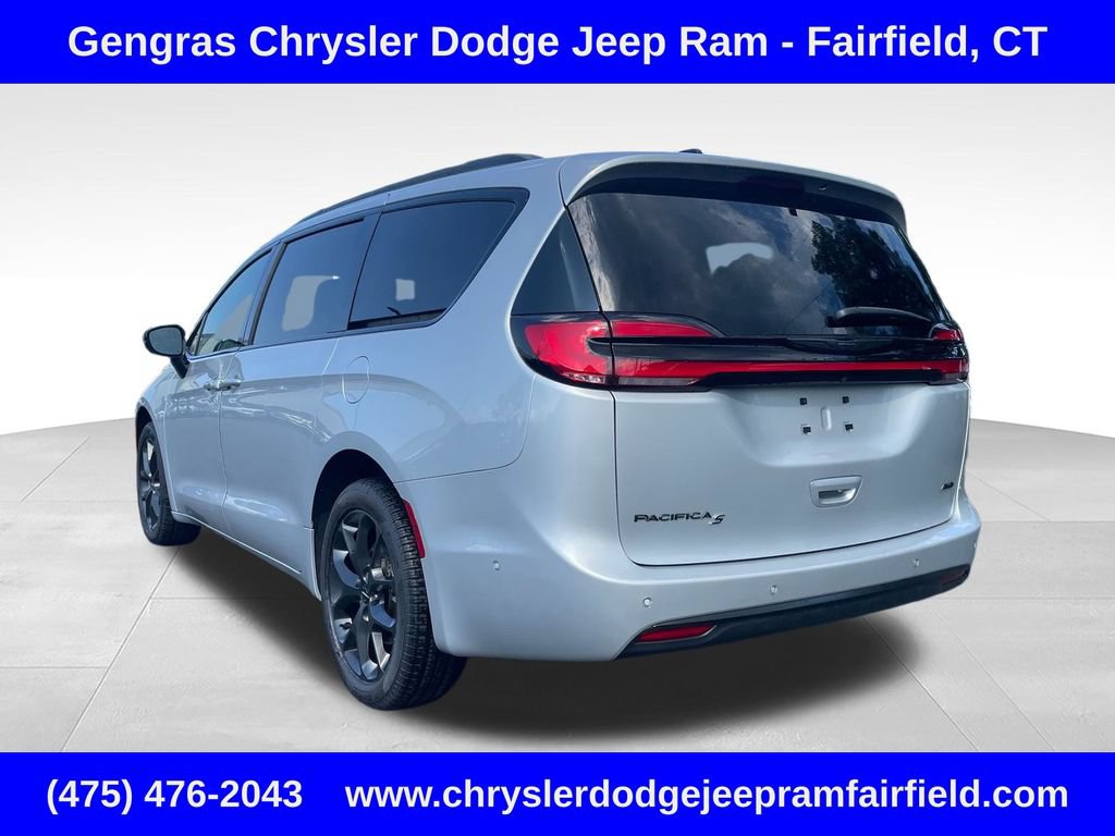 Certified 2024 Chrysler Pacifica Touring-L w/ S Appearance Package AWD/4WD image 5