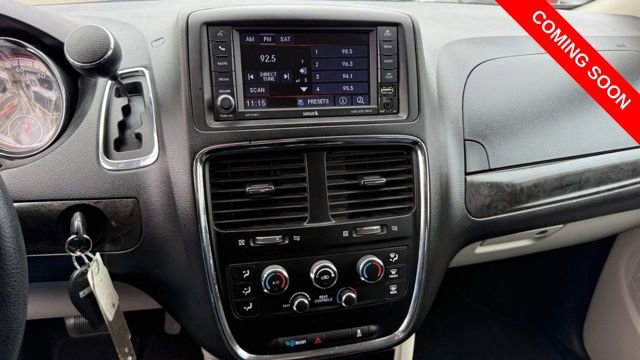 Used 2018 Dodge Grand Caravan SE w/ UConnect Hands-Free Group image 31