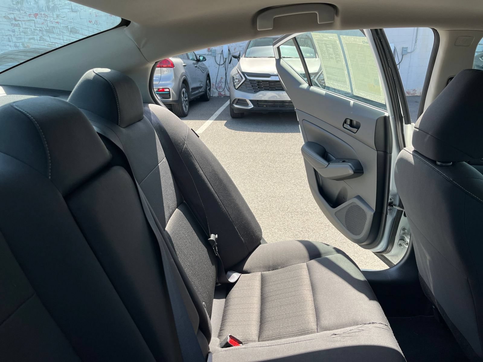 Used 2025 Nissan Altima 2.5 SV FWD image 38