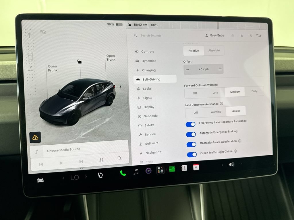 Used 2026 Tesla Model Y 2WD image 25