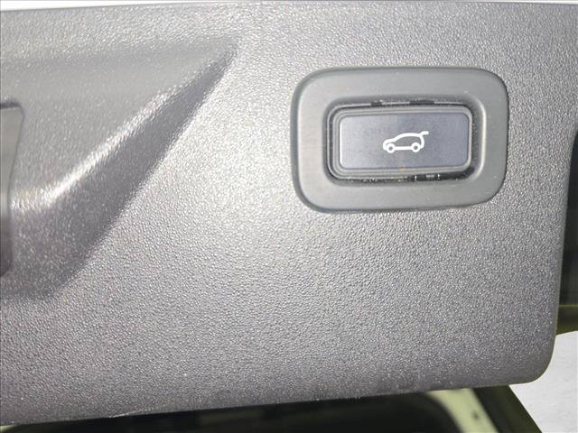 Used 2020 Land Rover Discovery Sport SE AWD/4WD image 13