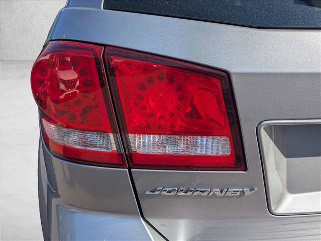 Used 2019 Dodge Journey SE w/ Blacktop Package image 10