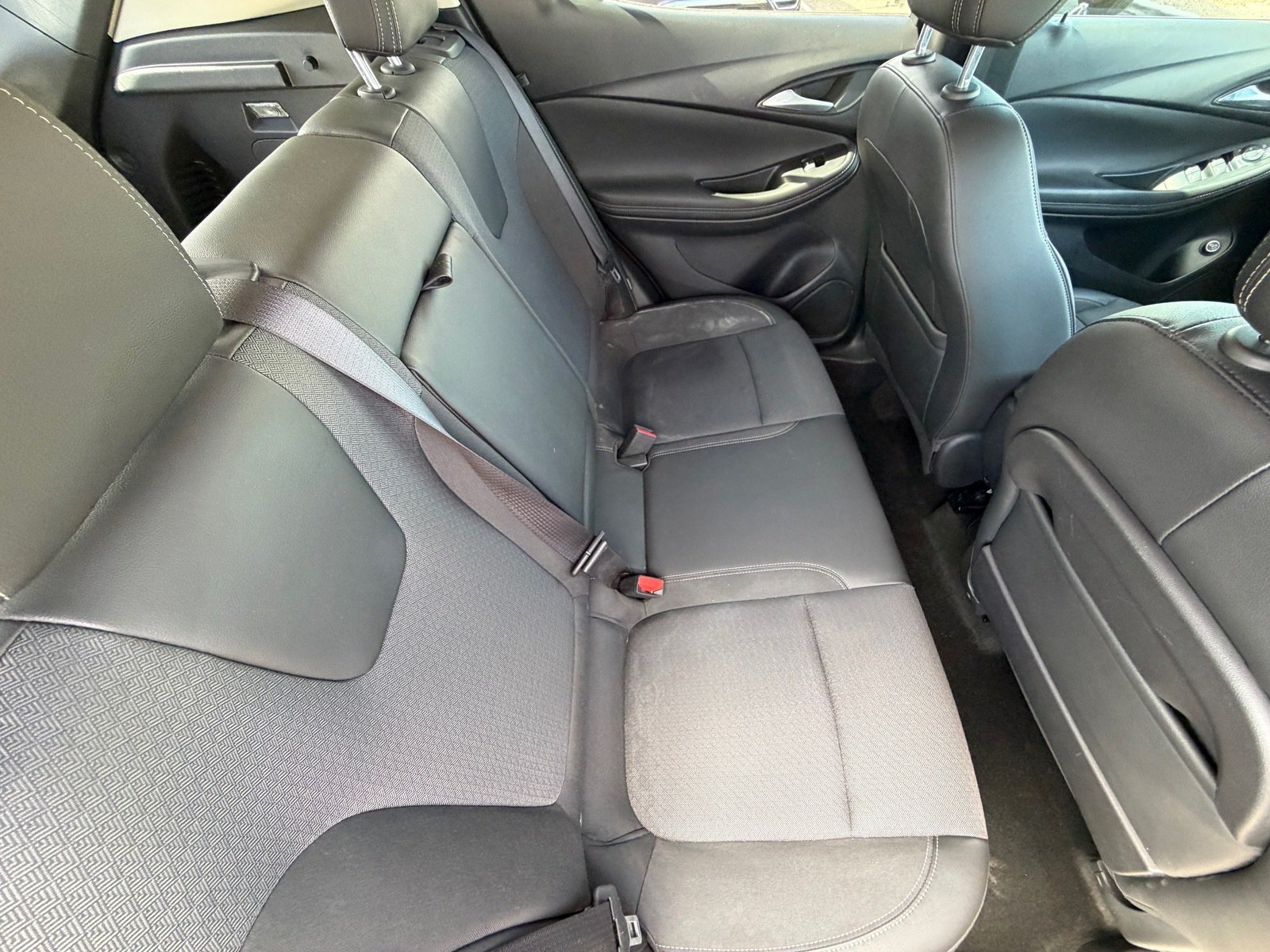 Certified 2023 Buick Encore GX Select w/ Sport Touring Package FWD image 11