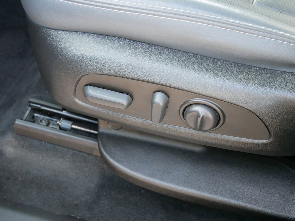 Used 2023 Buick Enclave Essence image 17