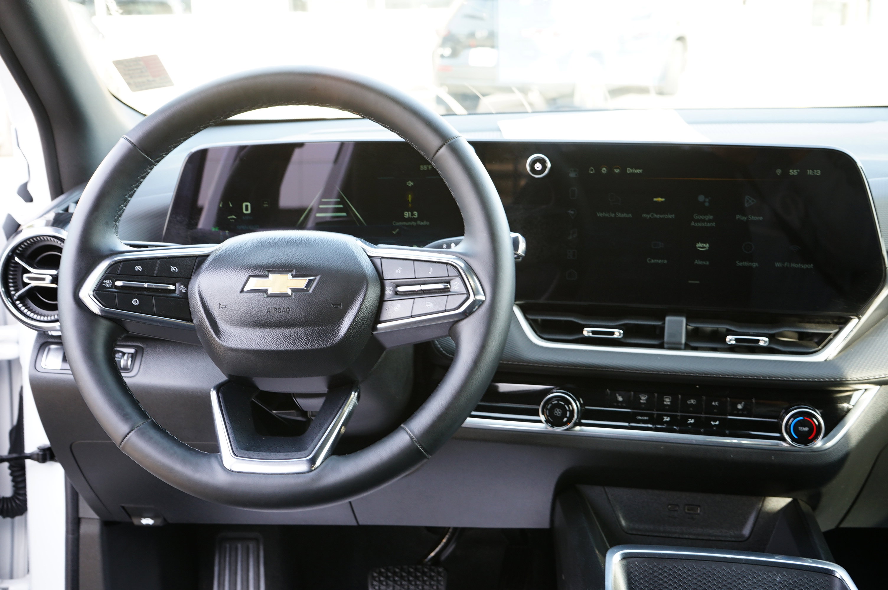 Used 2025 Chevrolet Equinox LT image 30