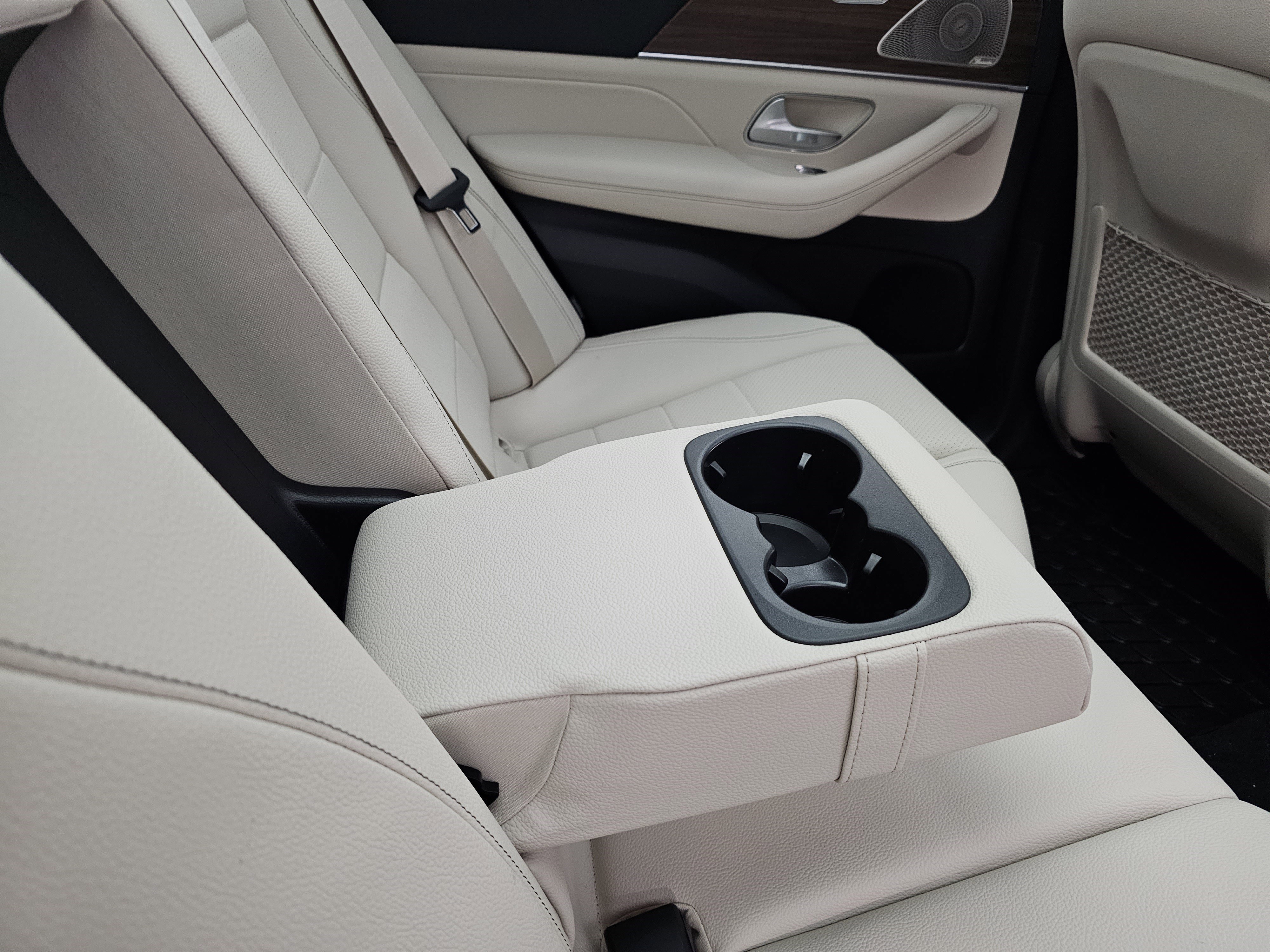 Used 2025 Mercedes-Benz GLE 450e 4MATIC image 28