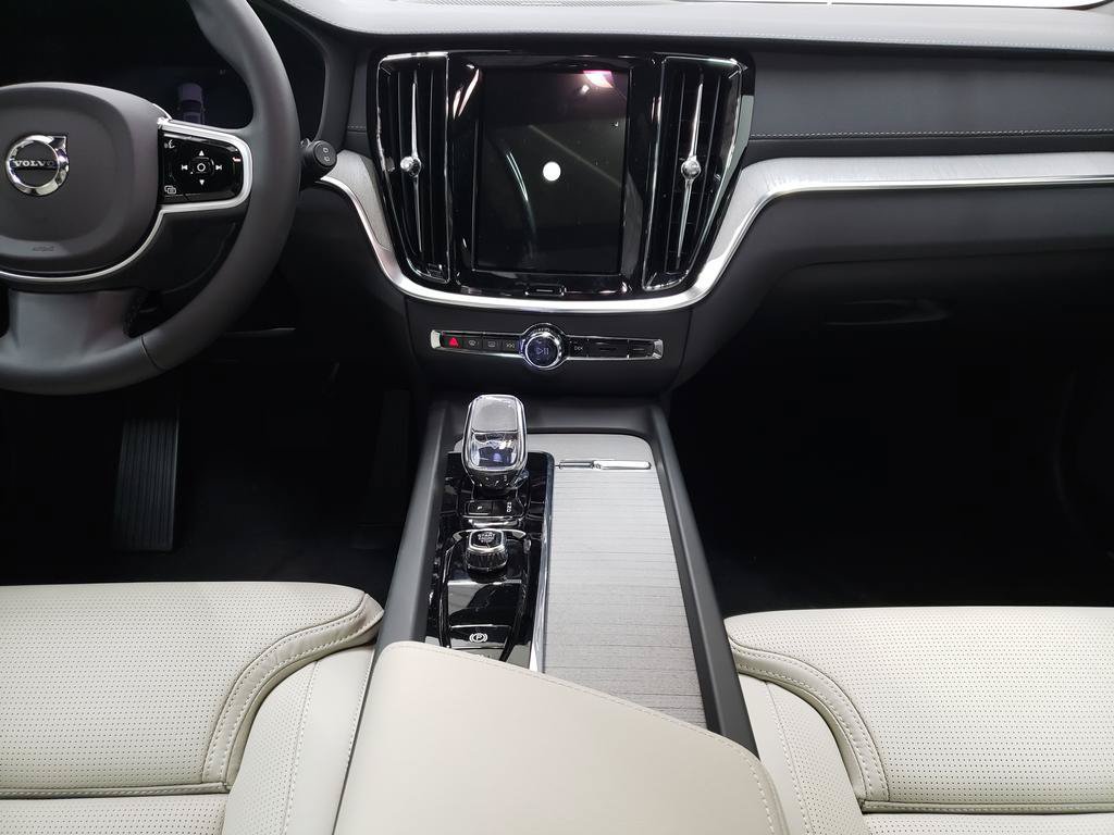 New 2026 Volvo V60 B5 Cross Country Ultra w/ Climate Package AWD/4WD image 9