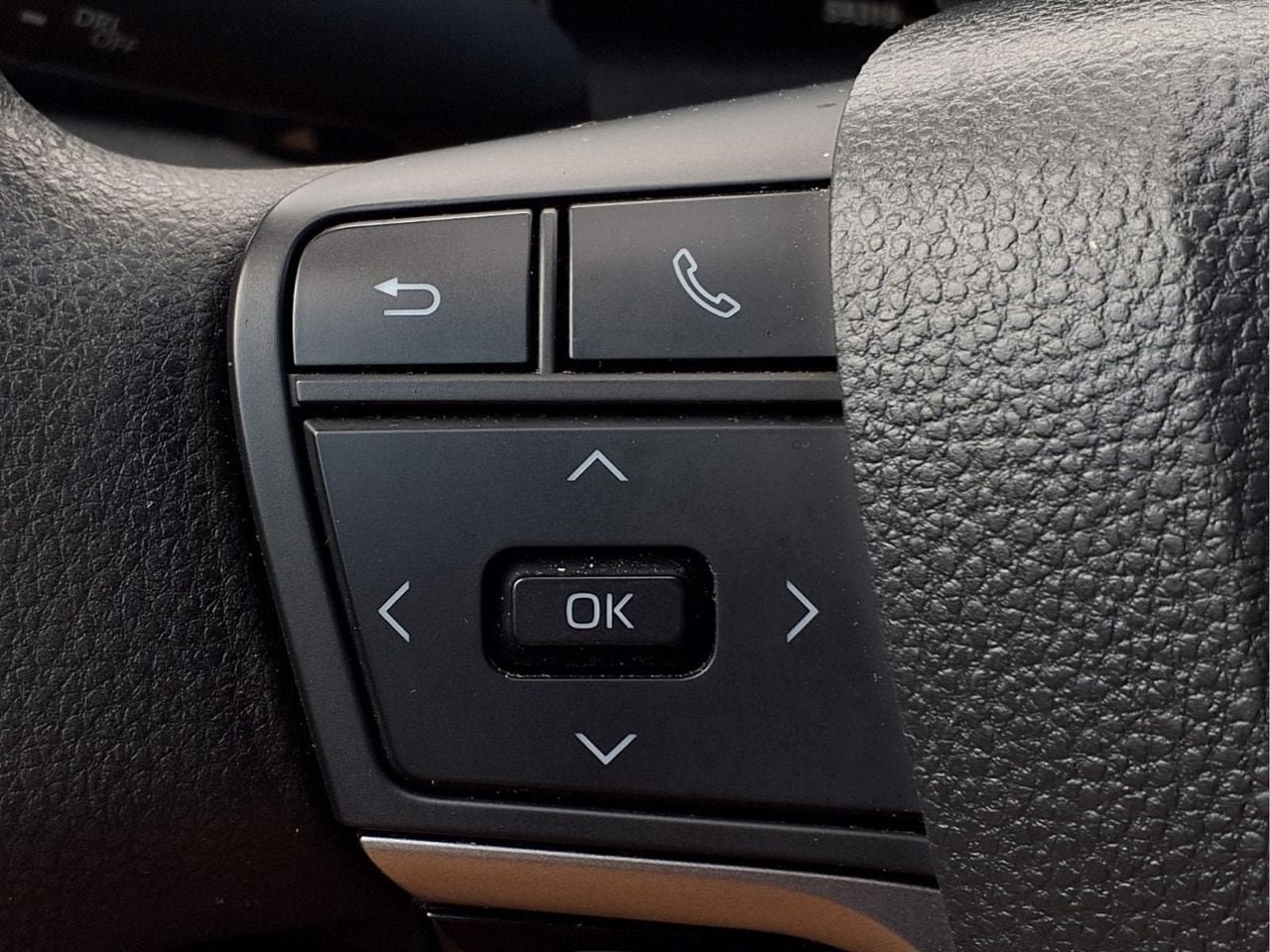 Used 2025 Toyota Camry LE FWD image 21