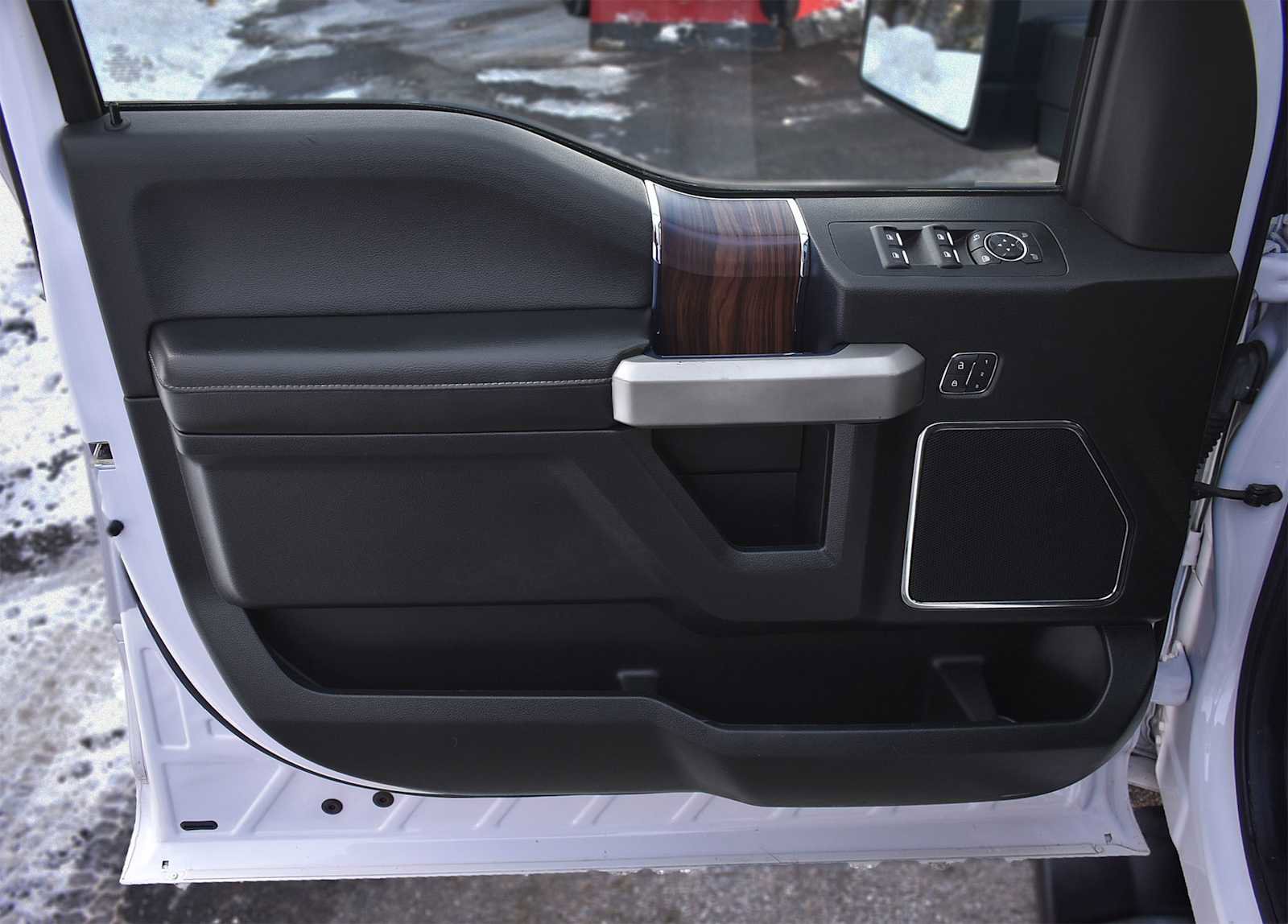 Used 2017 Ford F150 Lariat w/ Equipment Group 502A Luxury image 32