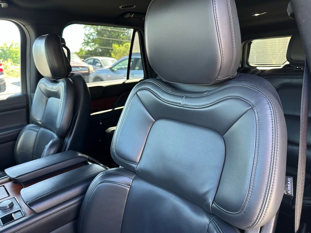 Used 2024 Lincoln Navigator L 4WD image 13