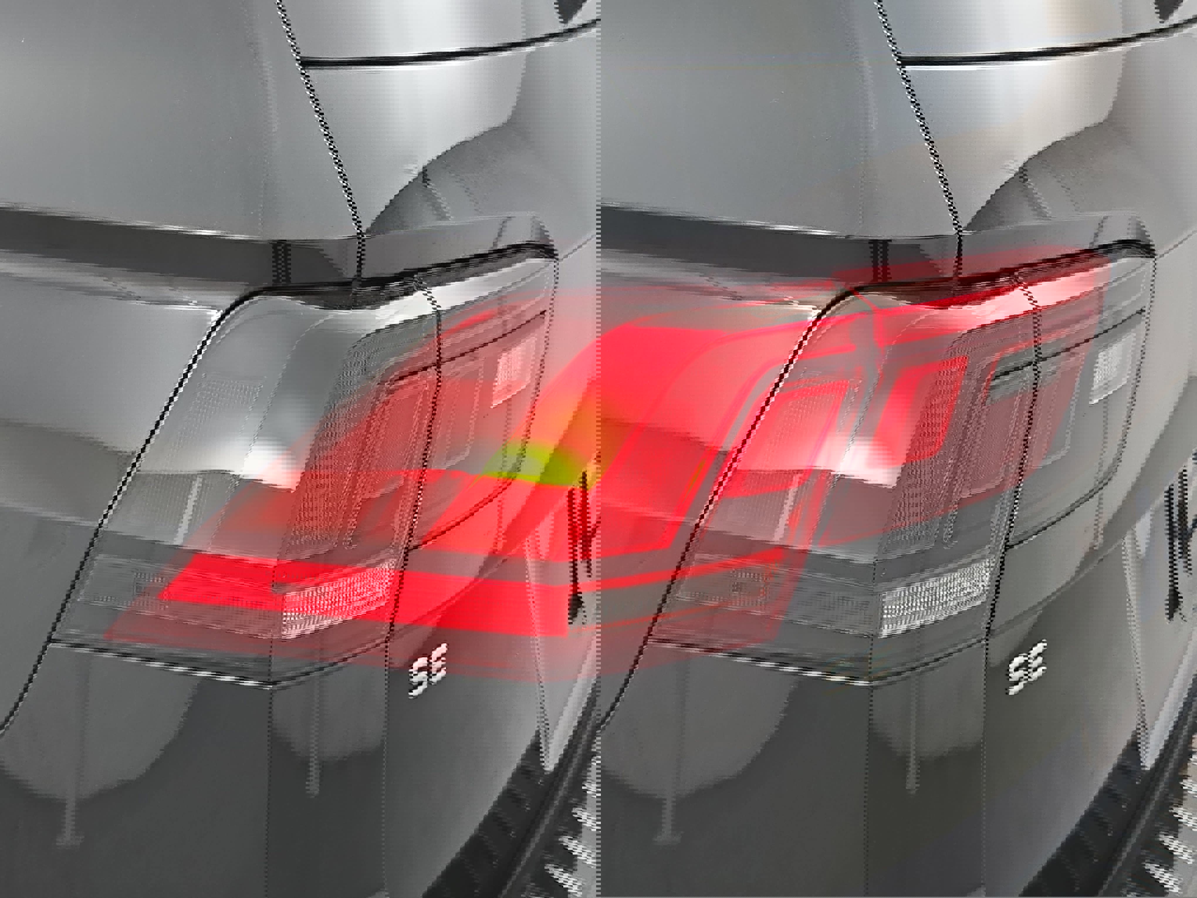 Certified 2024 Volkswagen Tiguan SE image 35