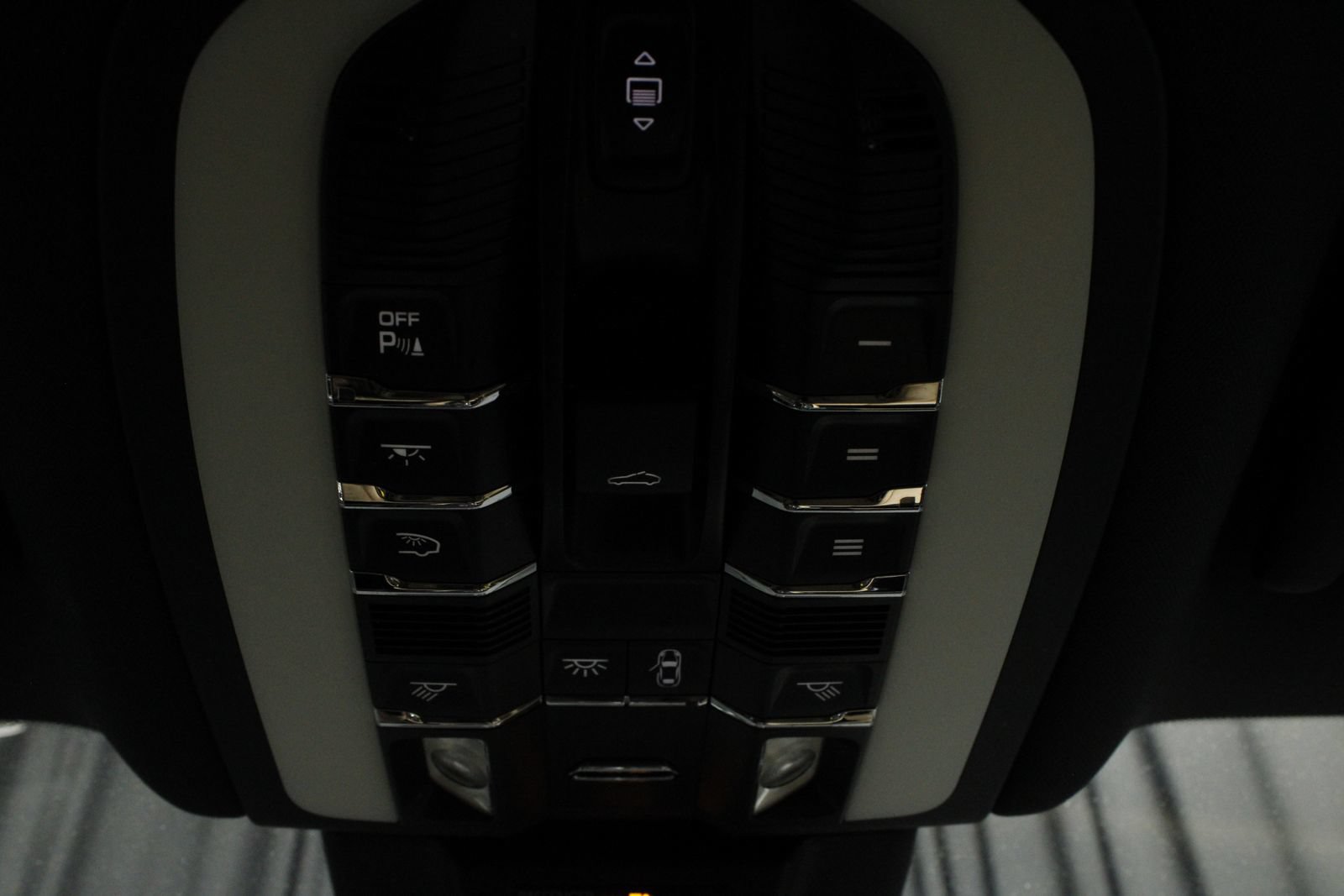 Certified 2026 Porsche Macan AWD/4WD image 35