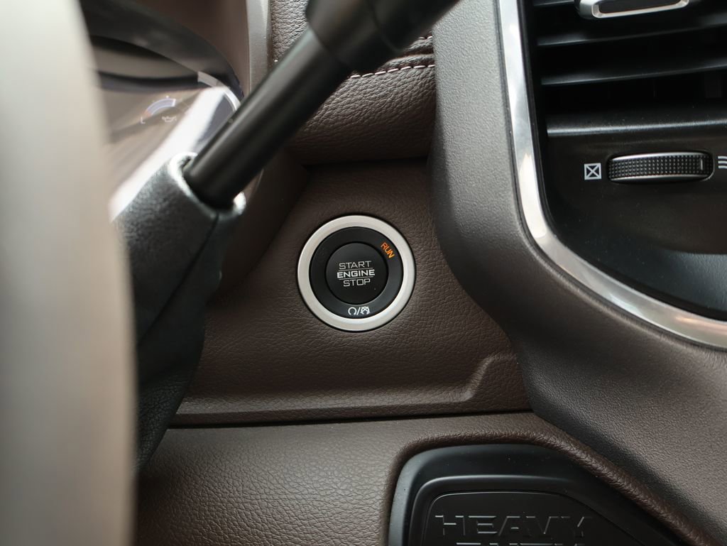 Used 2025 RAM 2500 Laramie AWD/4WD image 38