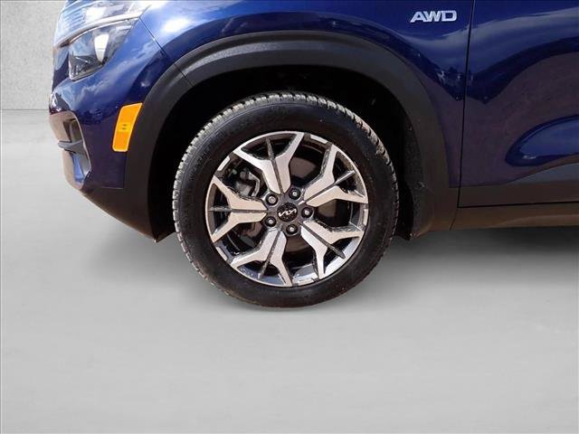 Used 2022 Kia Seltos EX AWD/4WD image 6