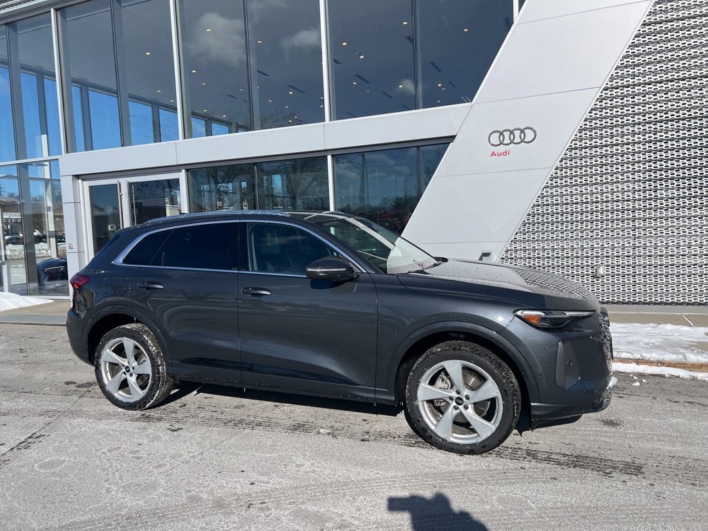 Used 2025 Audi Q5 Premium Plus w/ Premium Plus image 12