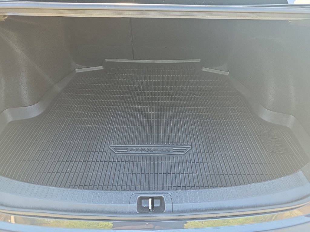 Used 2024 Toyota Corolla LE image 33