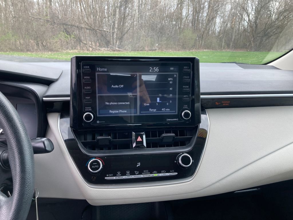 Used 2022 Toyota Corolla LE FWD image 22