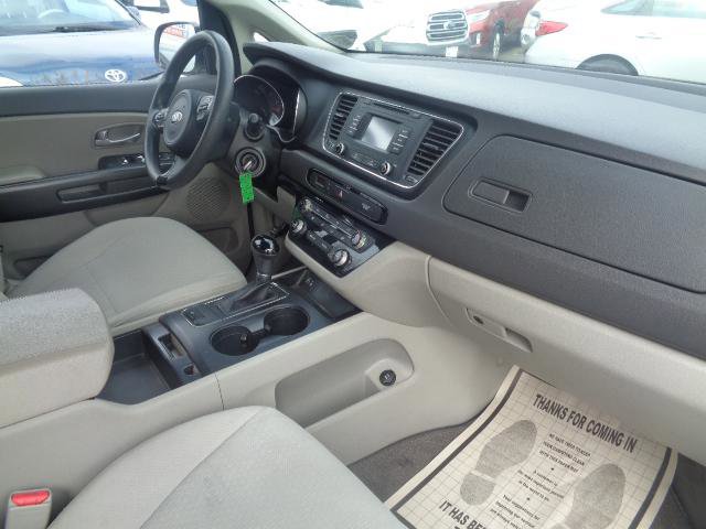 Used 2016 Kia Sedona L image 15