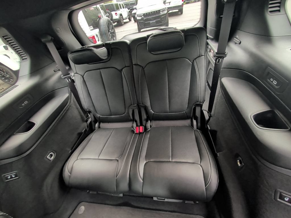 Used 2023 Jeep Grand Cherokee L Overland AWD/4WD image 13