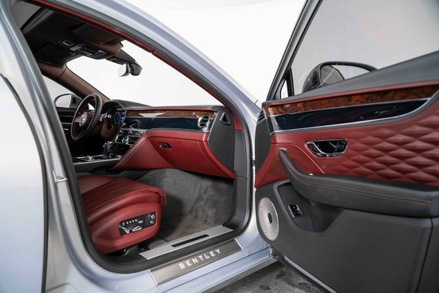 Used 2022 Bentley Flying Spur W12 image 29