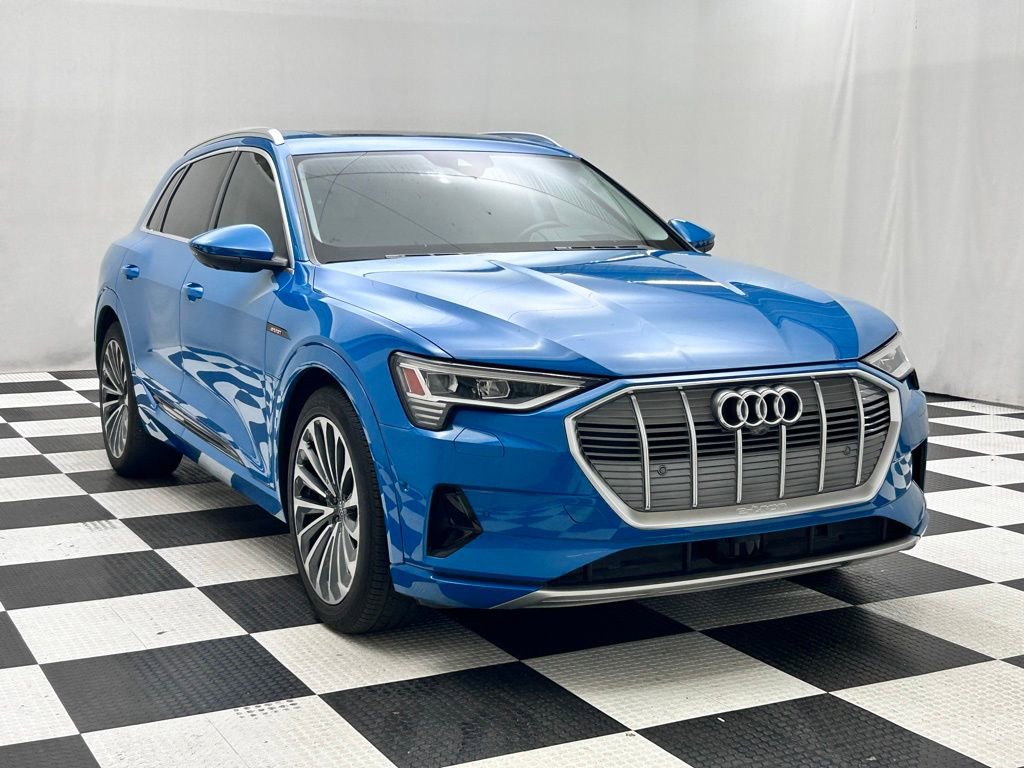 Used 2019 Audi e-tron Prestige w/ Prestige Package AWD/4WD image 2