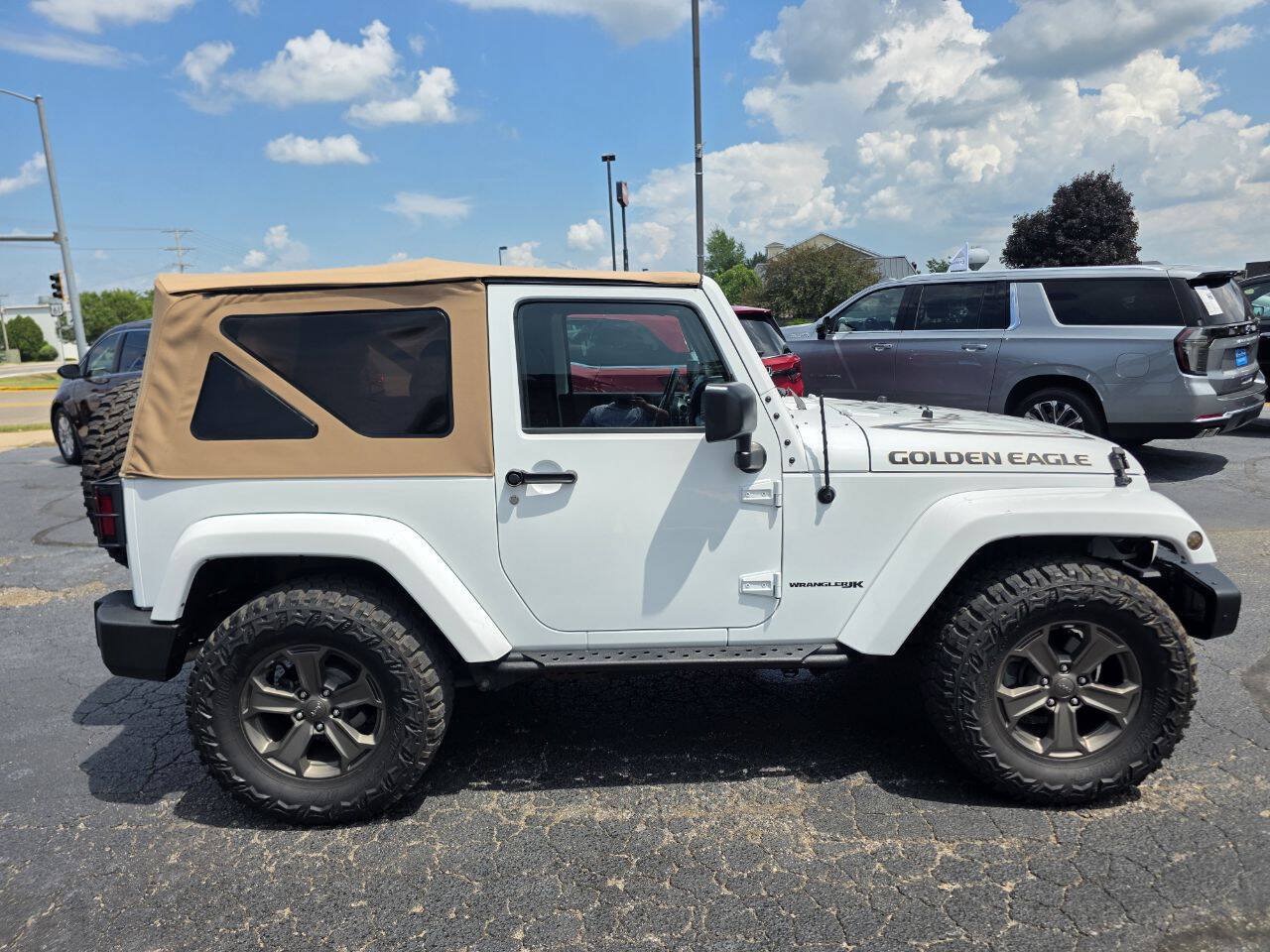 Used 2018 Jeep Wrangler Sport AWD/4WD image 9
