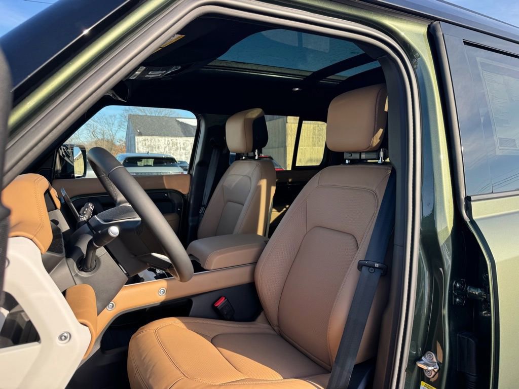 New 2026 Land Rover Defender 110 X-Dynamic SE image 10