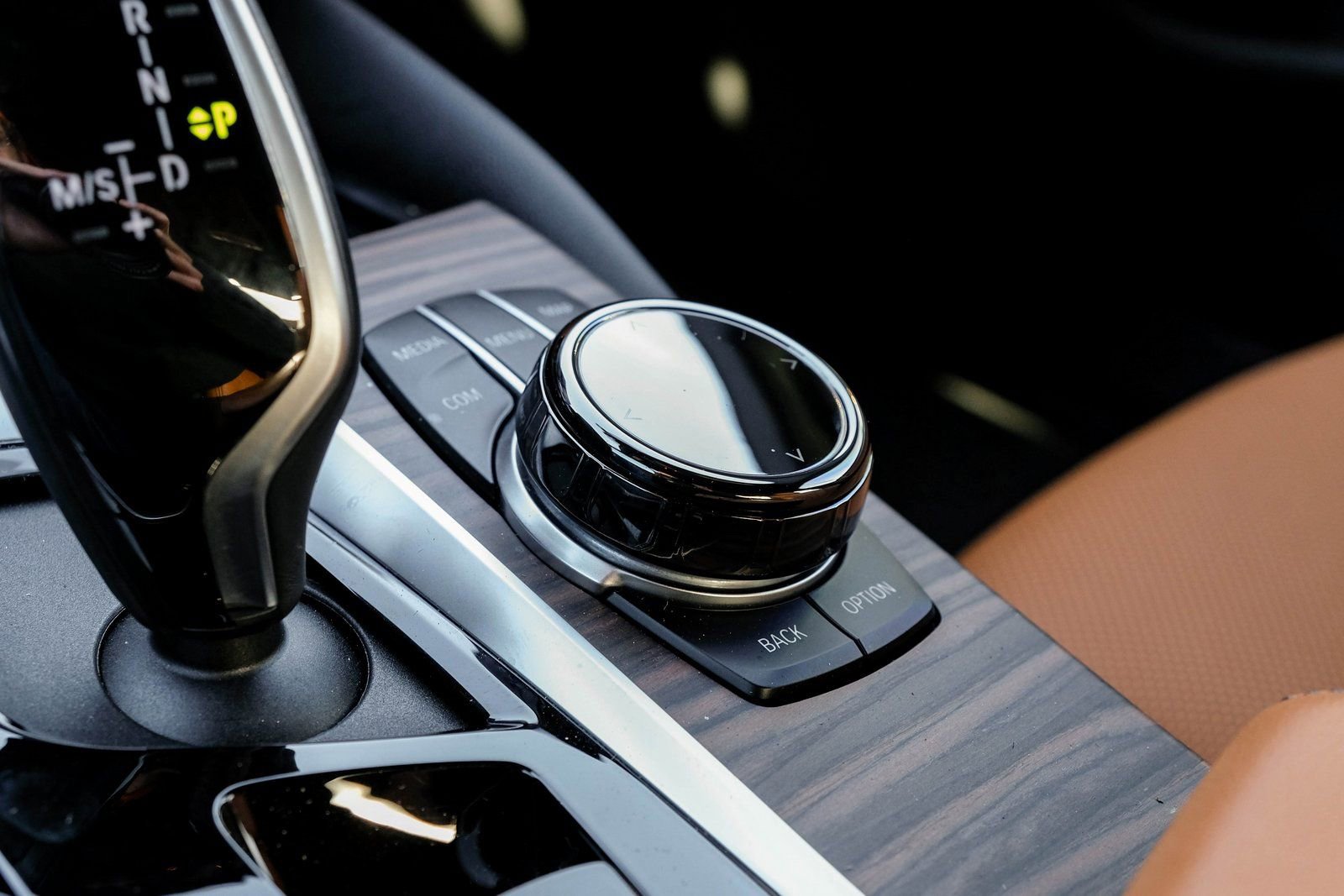 Used 2023 BMW 530i xDrive w/ Executive Package image 31