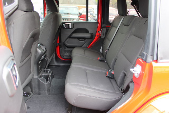 Used 2022 Jeep Wrangler Unlimited Sahara AWD/4WD image 38