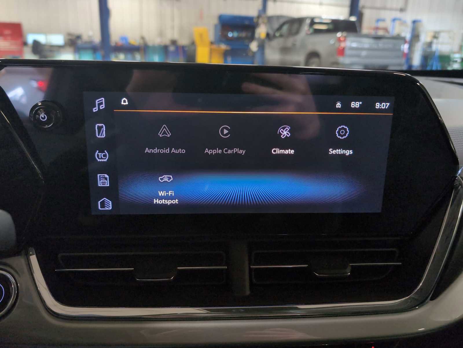 New 2026 Chevrolet Trax LT w/ Sunroof Package FWD image 13