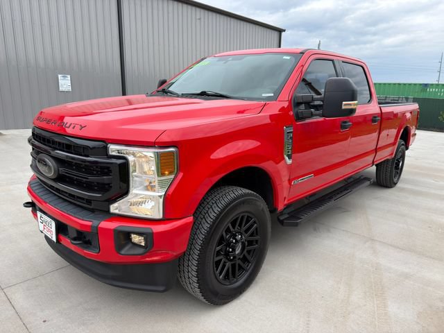 Used 2022 Ford F250 XLT w/ Black Appearance Package AWD/4WD image 3