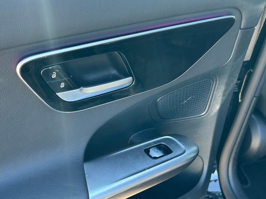 Used 2025 Mercedes-Benz C 300 4MATIC Sedan image 44