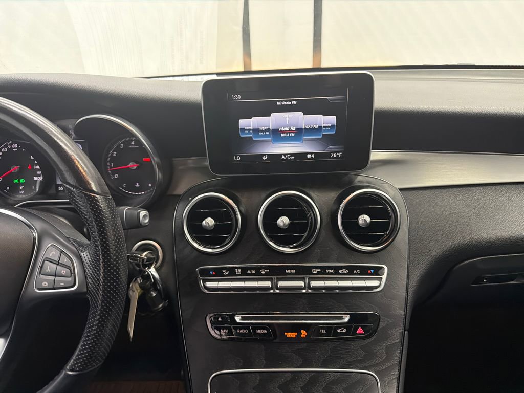 Used 2019 Mercedes-Benz GLC 300 w/ Premium Package image 30