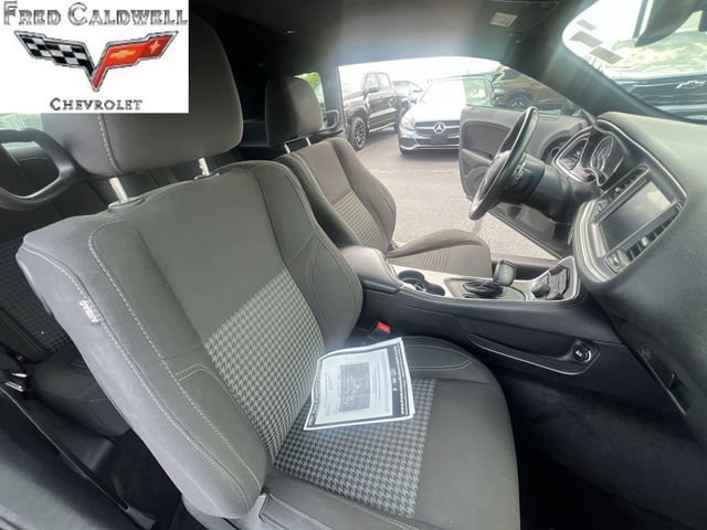 Used 2015 Dodge Challenger SXT w/ Super Sport Group (SS/T) RWD image 31