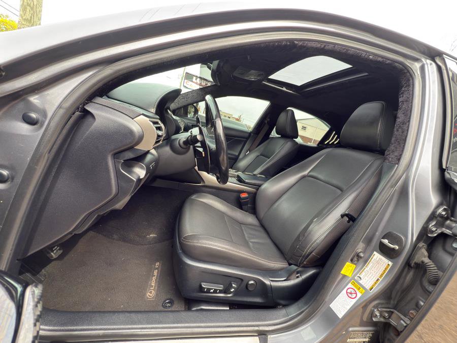 Used 2016 Lexus IS 300 AWD image 9