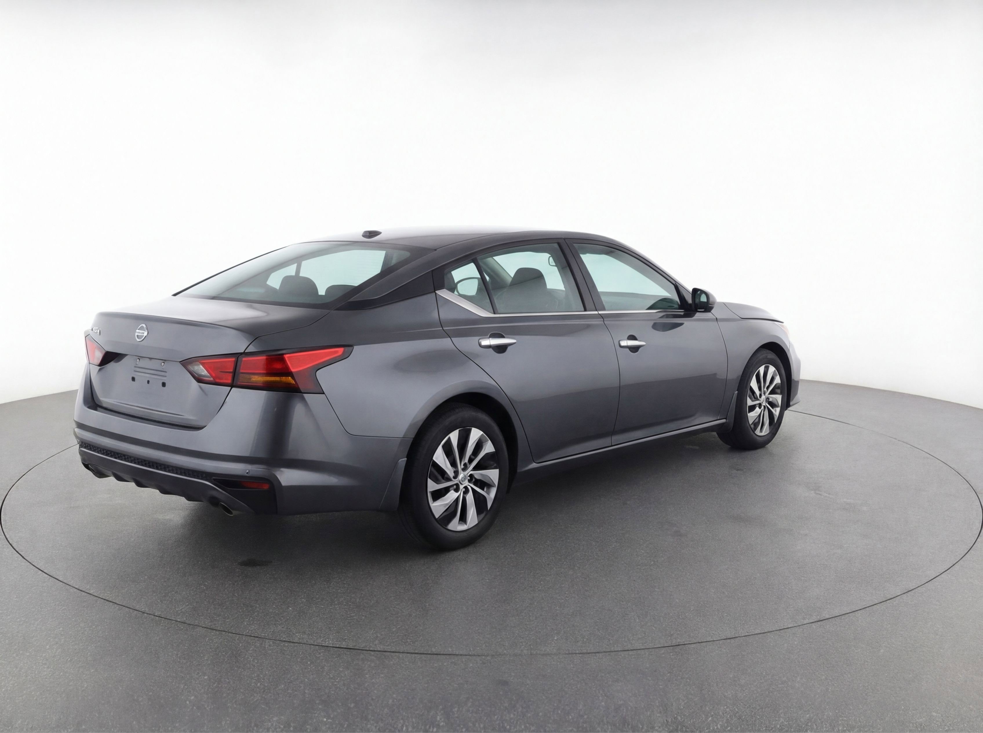 Used 2024 Nissan Altima 2.5 S image 9