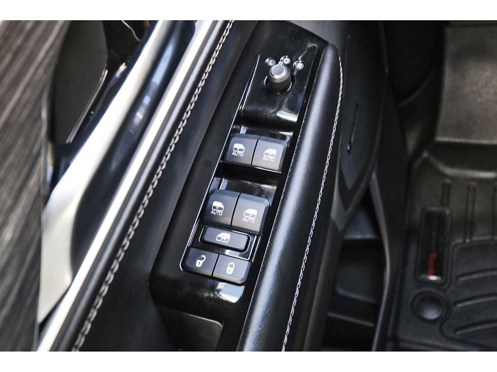 Used 2022 Jeep Wagoneer Series III w/ Flexible Seating Group image 21