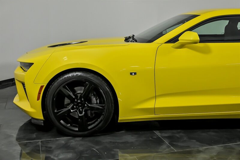 Used 2018 Chevrolet Camaro SS RWD image 5