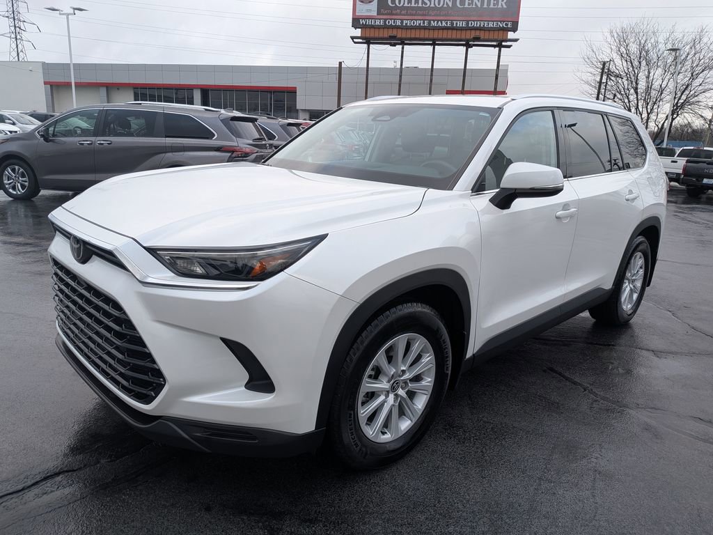 Certified 2024 Toyota Grand Highlander XLE image 3