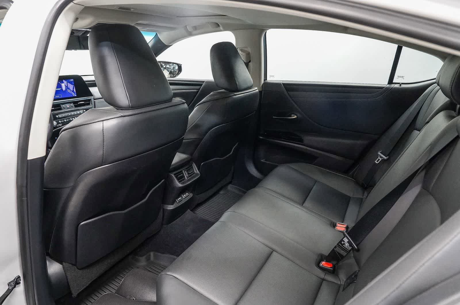 Used 2023 Lexus ES 300h w/ Premium Package FWD image 19
