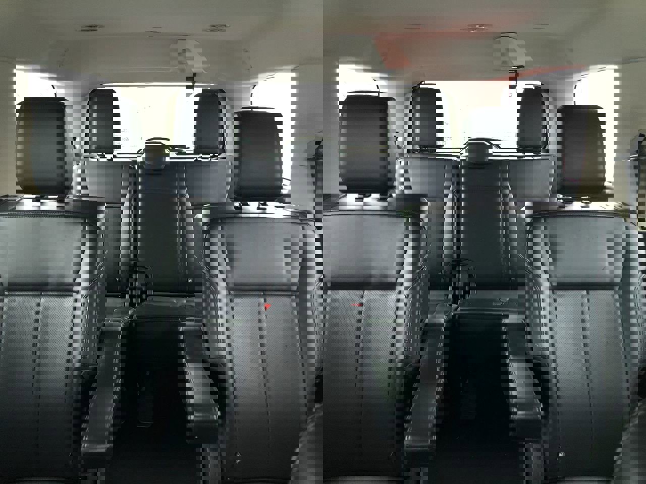 Used 2023 Ford Expedition XLT image 13