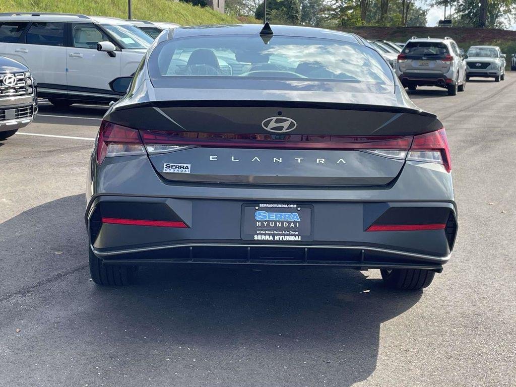 New 2026 Hyundai Elantra SEL Sport Premium FWD image 27