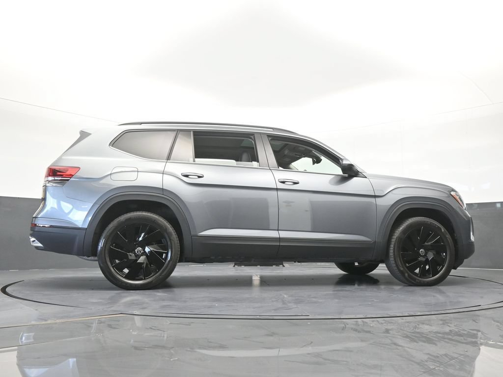 Used 2024 Volkswagen Atlas SE w/ Panoramic Sunroof Package FWD image 62