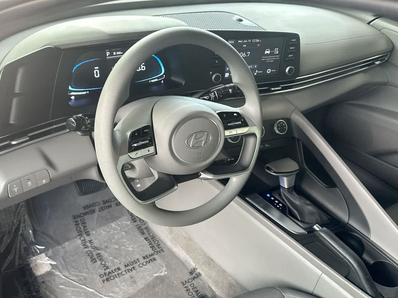 Used 2025 Hyundai Elantra SE FWD image 13