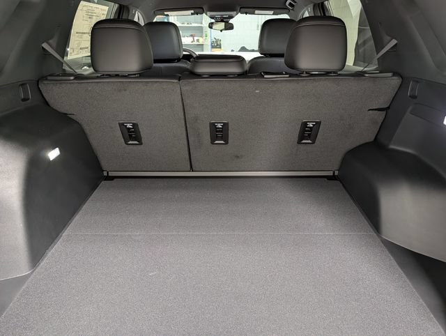 New 2027 Chevrolet Equinox LT w/ Convenience Package II FWD image 13